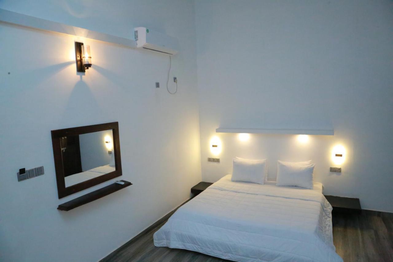 Midigama Holiday Inn Zewnętrze zdjęcie