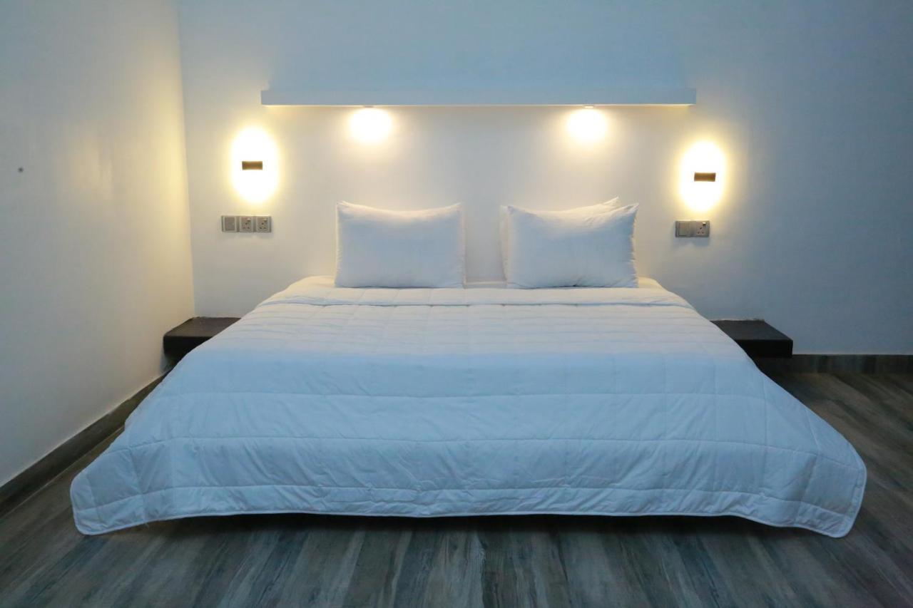 Midigama Holiday Inn Zewnętrze zdjęcie