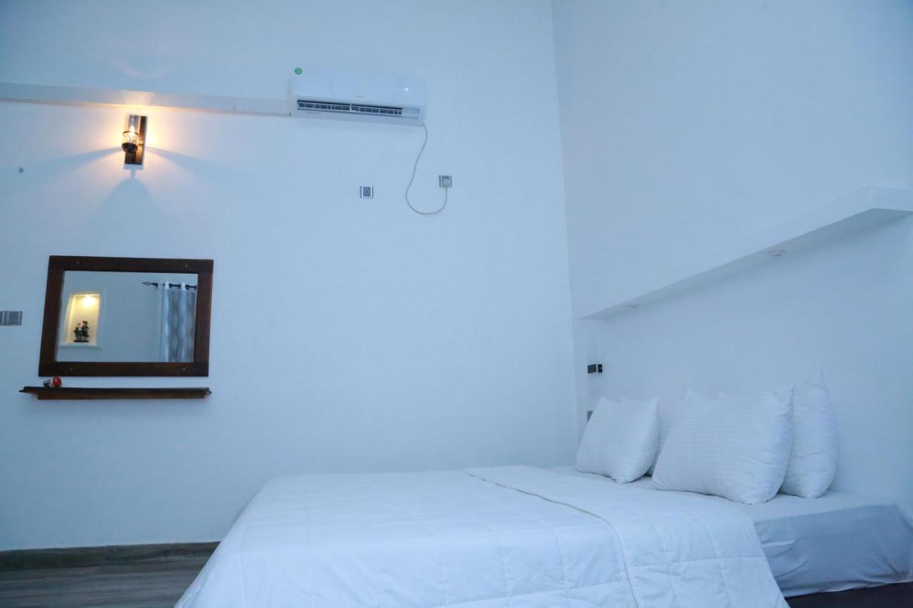Midigama Holiday Inn Zewnętrze zdjęcie